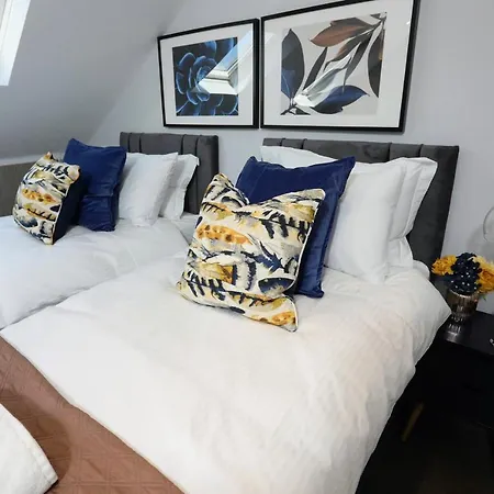Aisiki Apartments: Pet-Friendly Duplexes with Air Con & Free WiFi Finchley Exterior photo