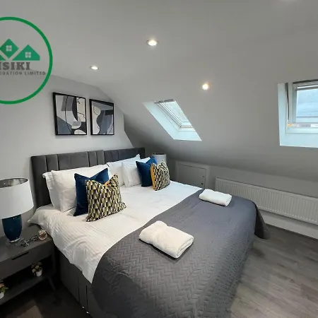 Aisiki Apartments: Pet-Friendly Duplexes with Air Con & Free WiFi Finchley Exterior photo