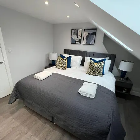 Aisiki Apartments: Pet-Friendly Duplexes with Air Con & Free WiFi Finchley Exterior photo