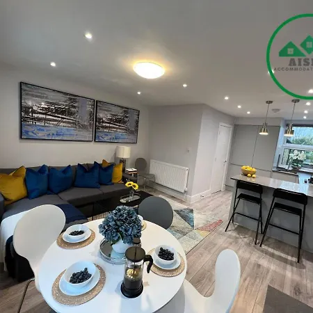 Aisiki Apartments: Pet-Friendly Duplexes with Air Con & Free WiFi Finchley Exterior photo