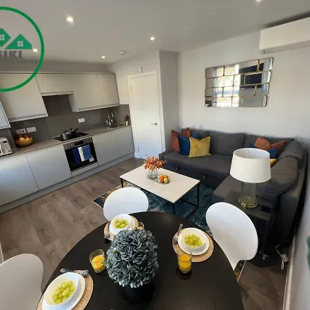 Aisiki Apartments: Pet-Friendly Duplexes with Air Con & Free WiFi Finchley Exterior photo