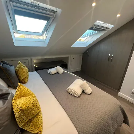 Aisiki Apartments: Pet-Friendly Duplexes with Air Con & Free WiFi Finchley Exterior photo
