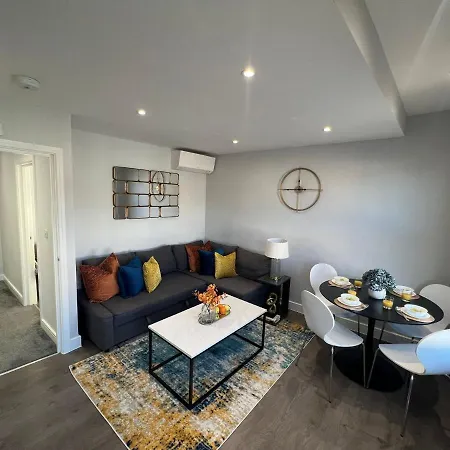 Aisiki Apartments: Pet-Friendly Duplexes with Air Con & Free WiFi Finchley Exterior photo