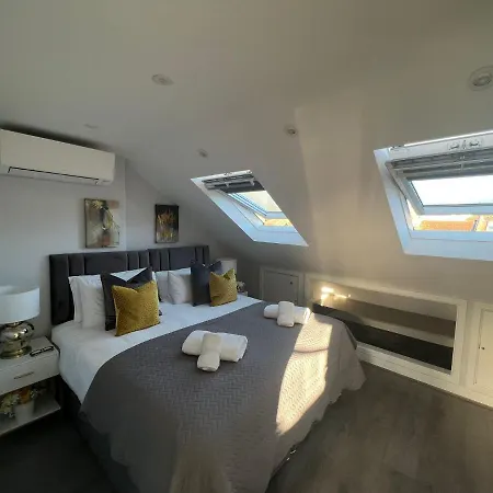 Aisiki Apartments: Pet-Friendly Duplexes with Air Con & Free WiFi Finchley Exterior photo
