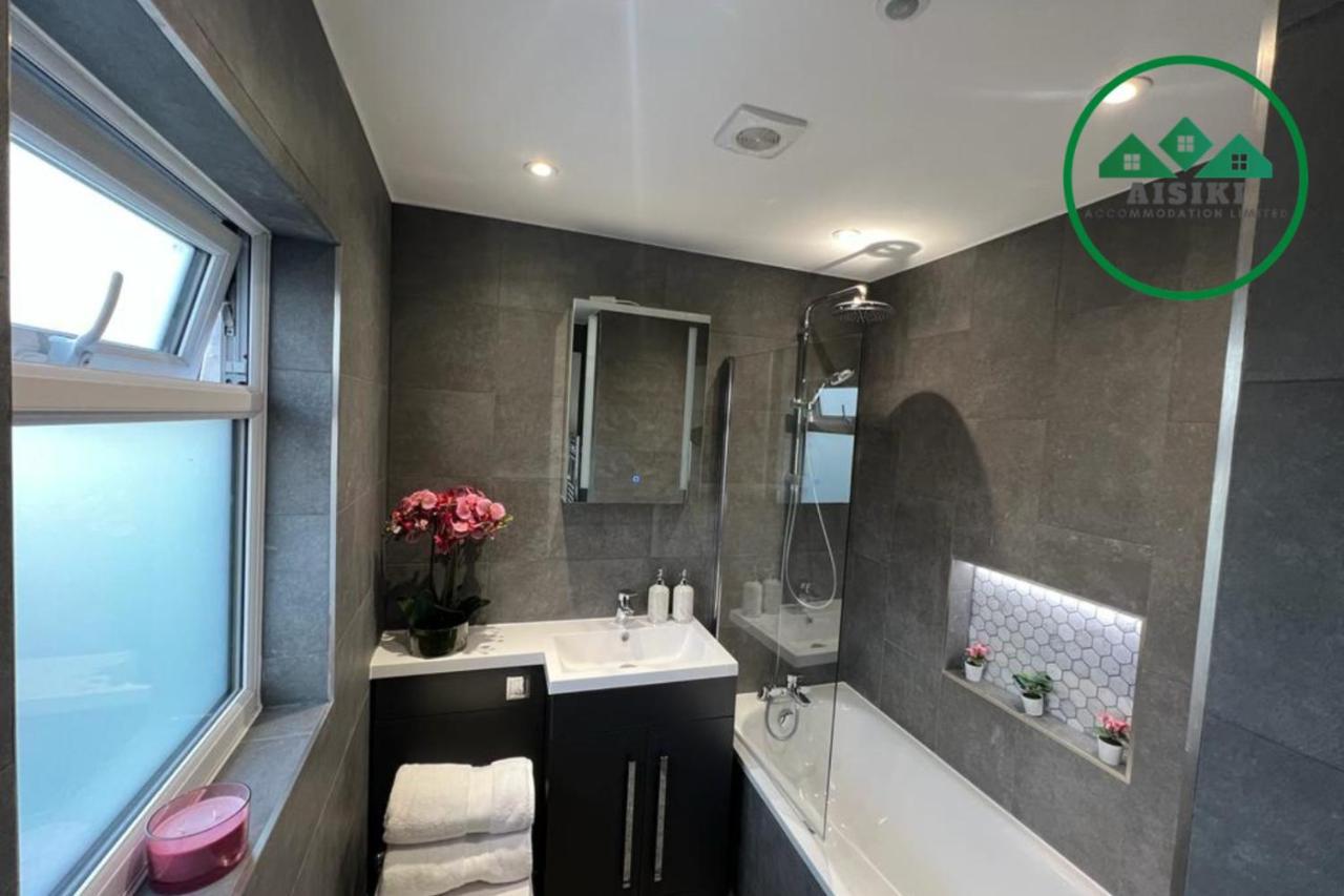 Aisiki Apartments: Pet-friendly With Air Con & Free Wifi *