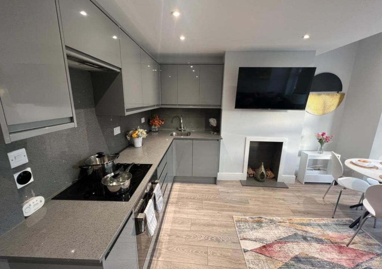 Aisiki Apartments: Pet-friendly With Air Con & Free Wifi * Finchley