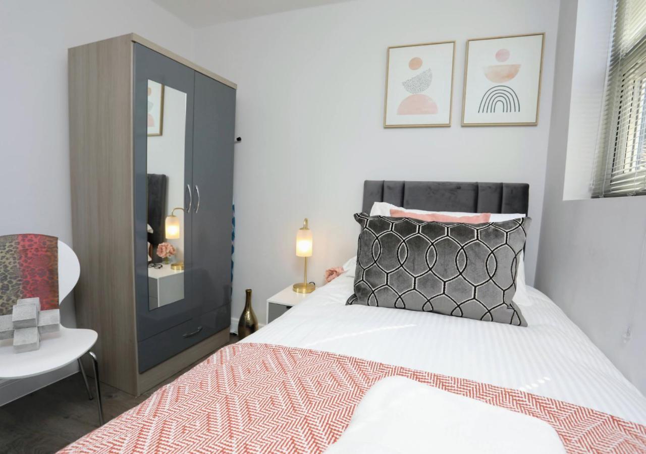 Aisiki Apartments: Pet-friendly With Air Con & Free Wifi Apartment
