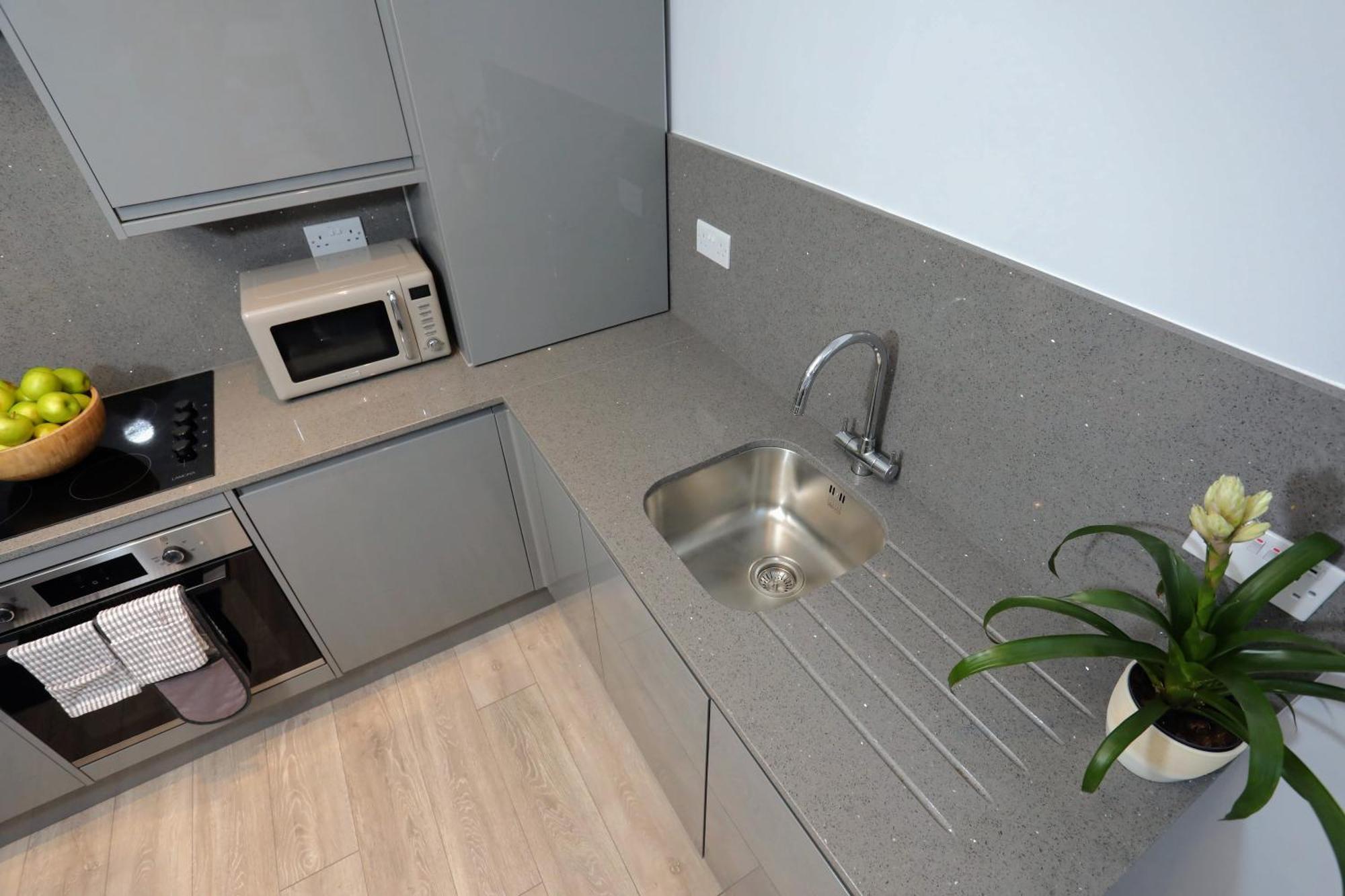 Aisiki Apartments: Pet-friendly With Air Con & Free Wifi Apartment *