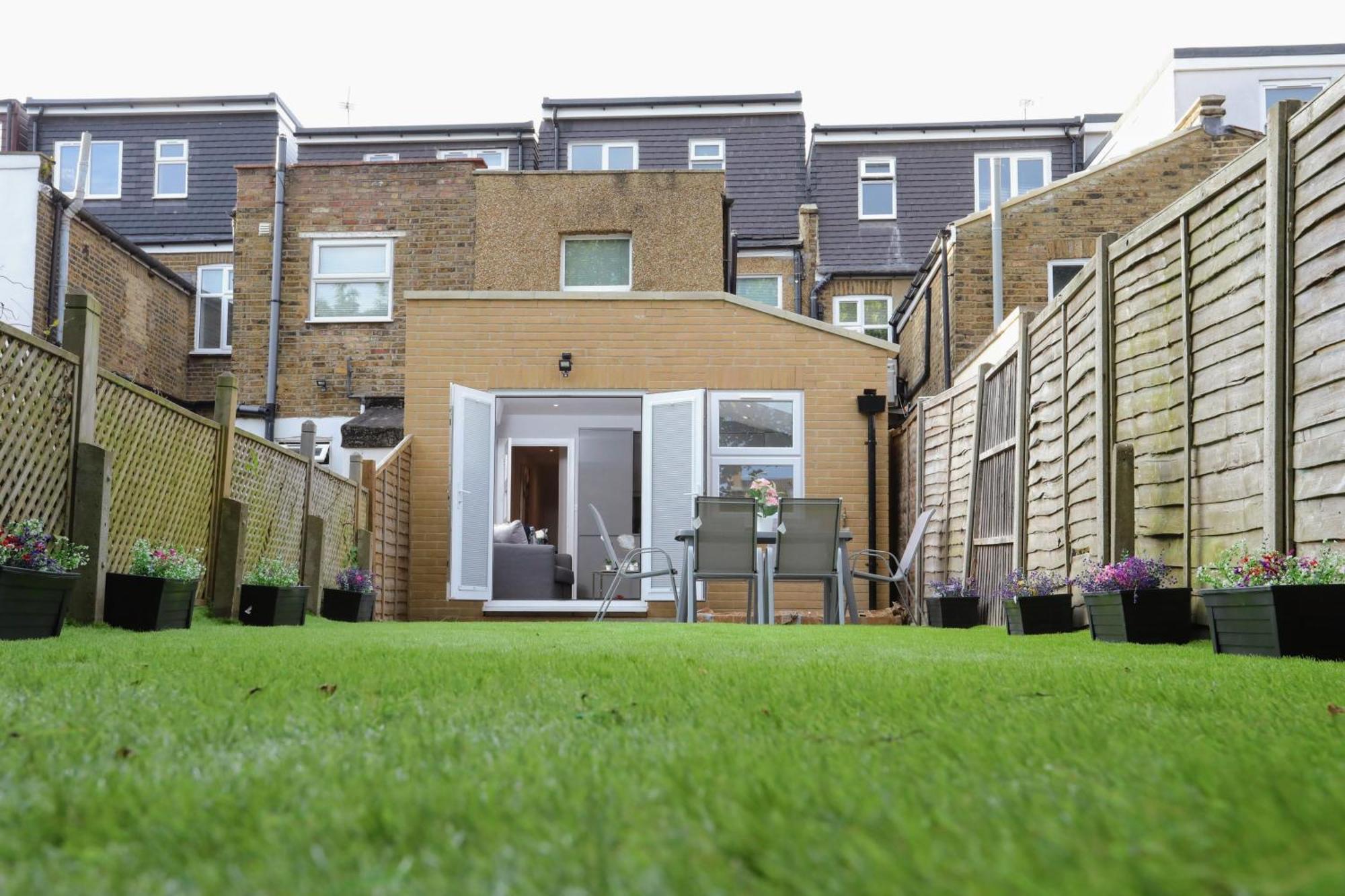 Aisiki Apartments: Pet-friendly With Air Con & Free Wifi Finchley