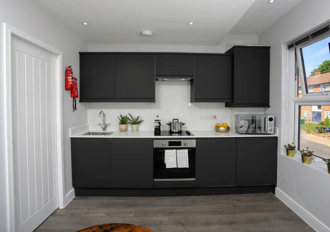 Aisiki Apartments: Pet-friendly With Air Con & Free Wifi Finchley